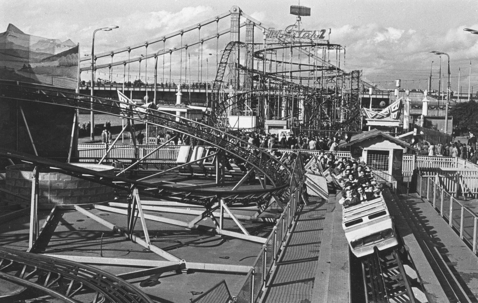 開園から50年を数えたころの園内。使われ方はいまもあまり変わらない