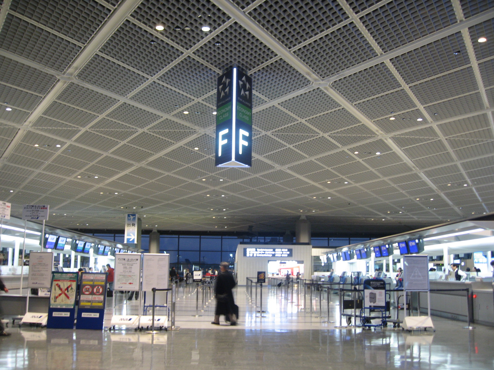 成田空港第1ターミナルの出発ホール