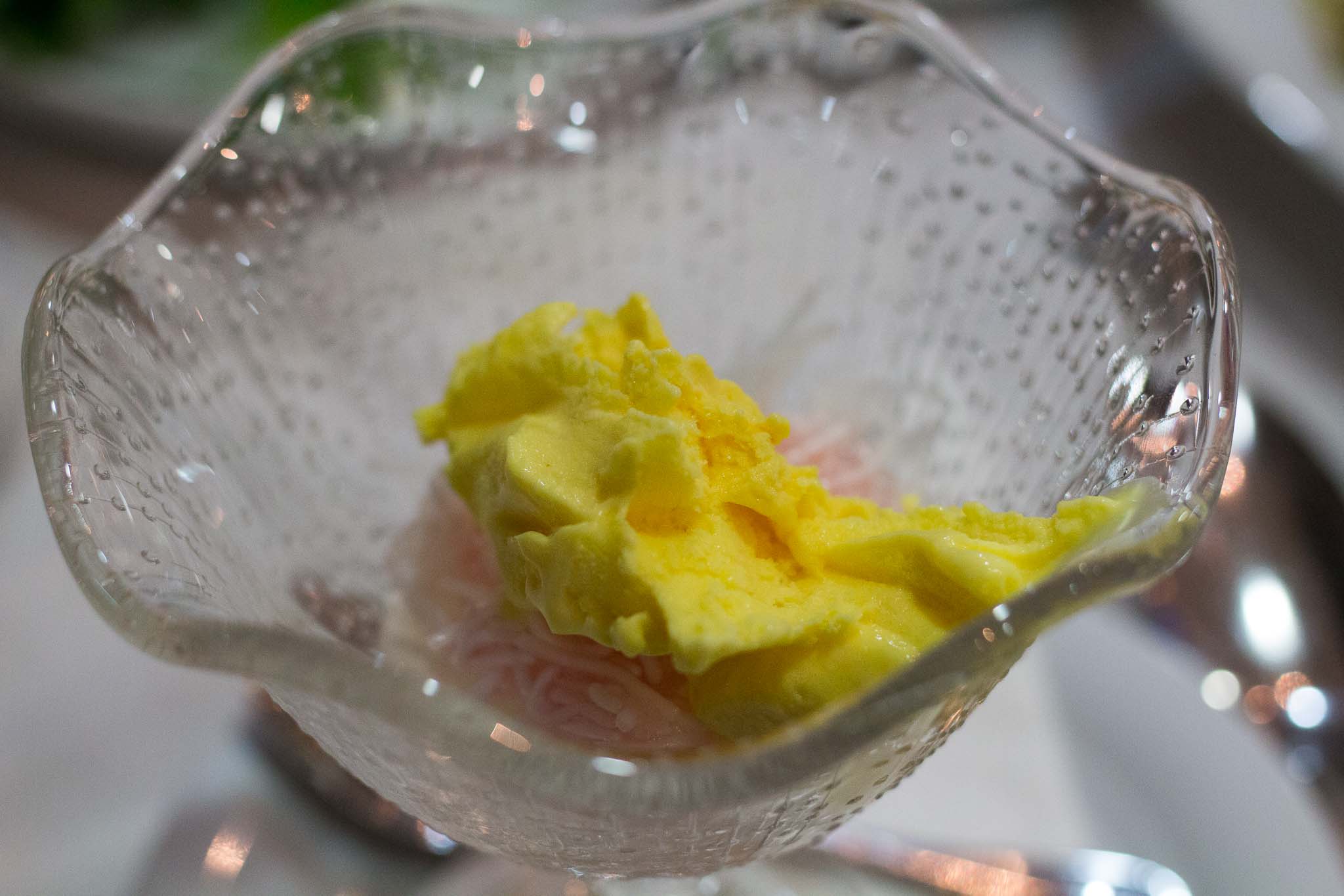 サフラン色のアイスクリーム