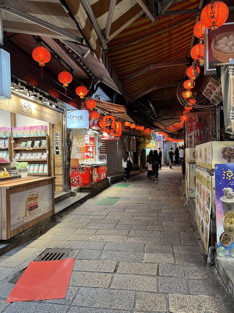 夜の路地