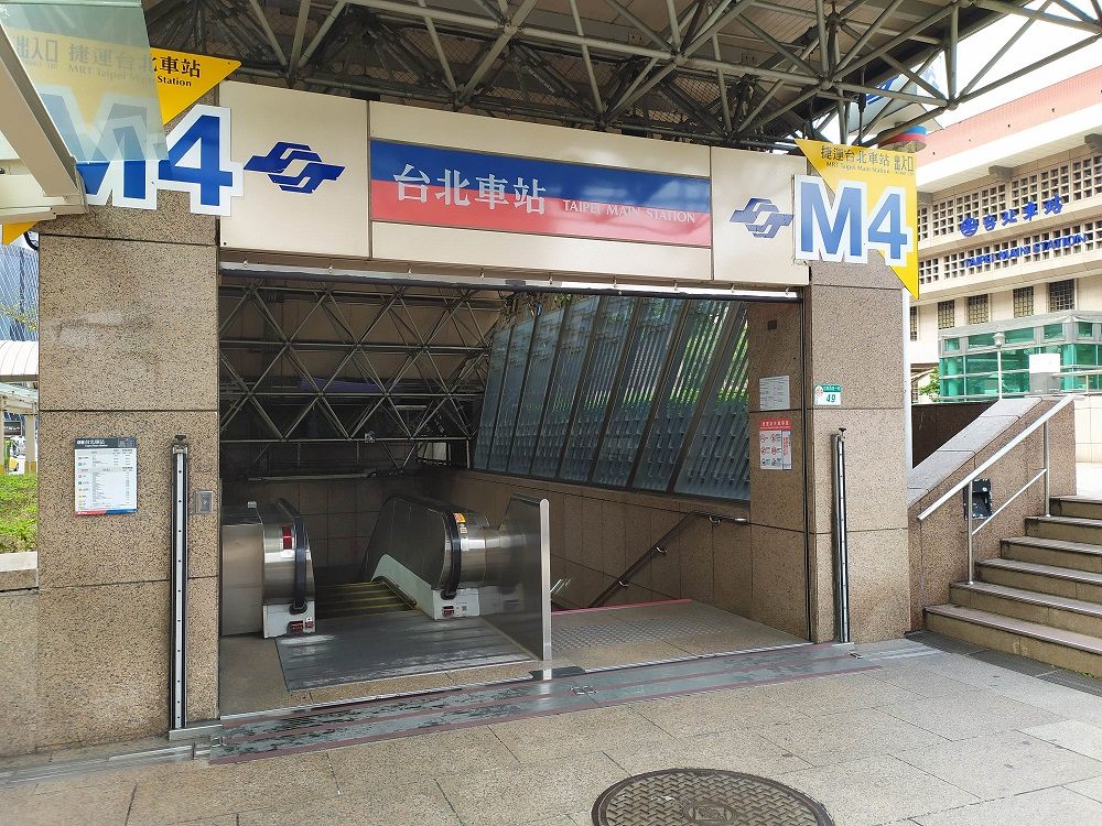 空港MRTのホーム