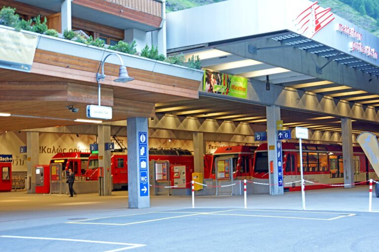 ツェルマット駅正面