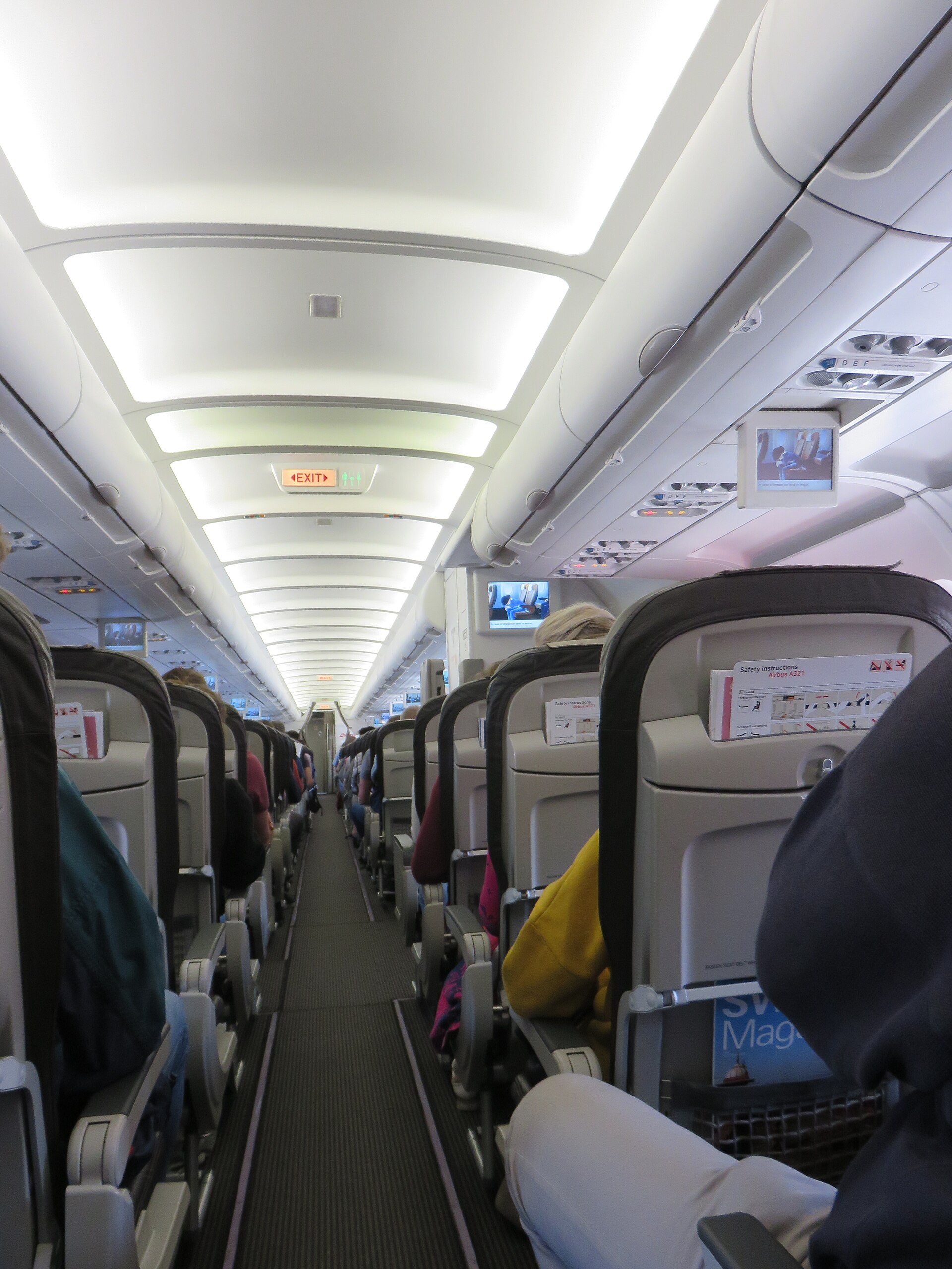 機内エコノミークラスの客室