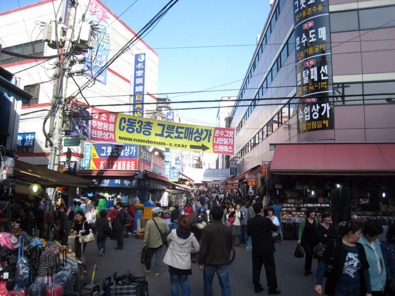 南大門市場の通り