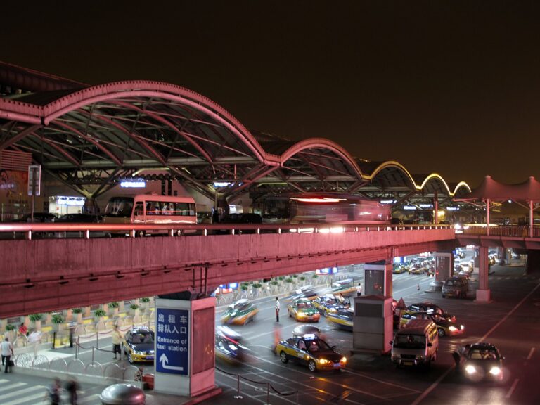 北京の空港ターミナルの外観