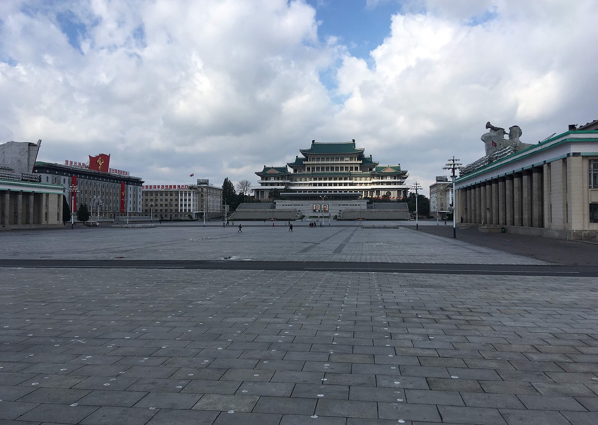 金日成広場と人民大学習堂