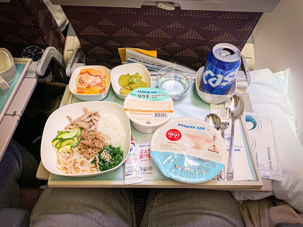 機内で出される食事のトレー