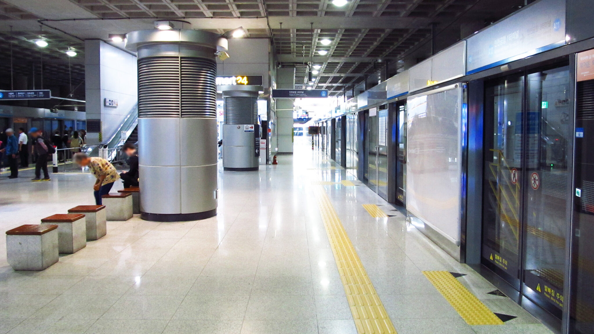 仁川国際空港第1ターミナル駅のAREX一般列車ホーム