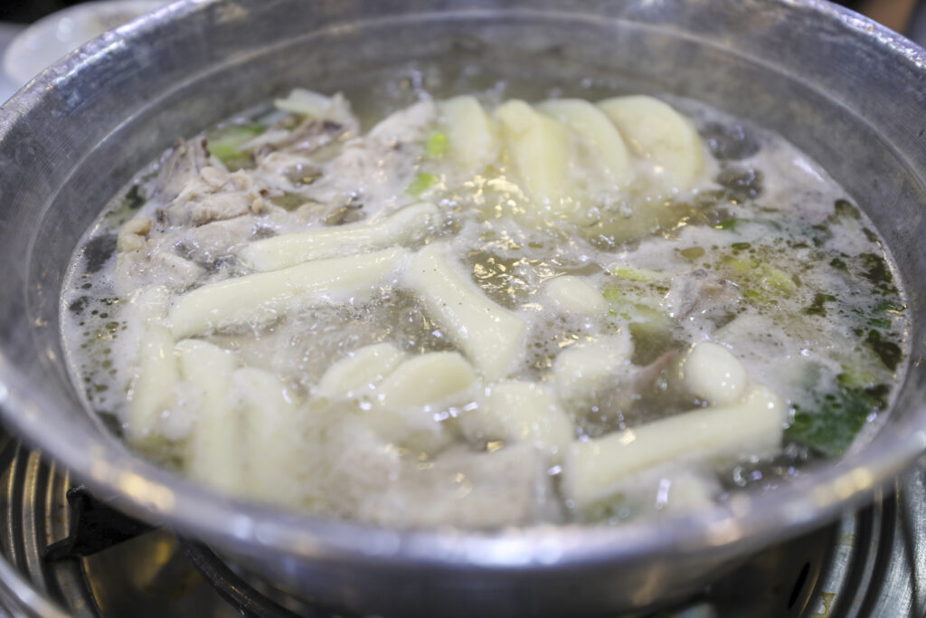 東大門のタッカンマリ鍋
