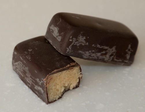 チョコ掛けのマジパン