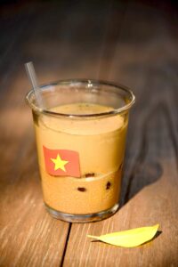 カフェ・スア・ダー（Cà phê sữa đá）