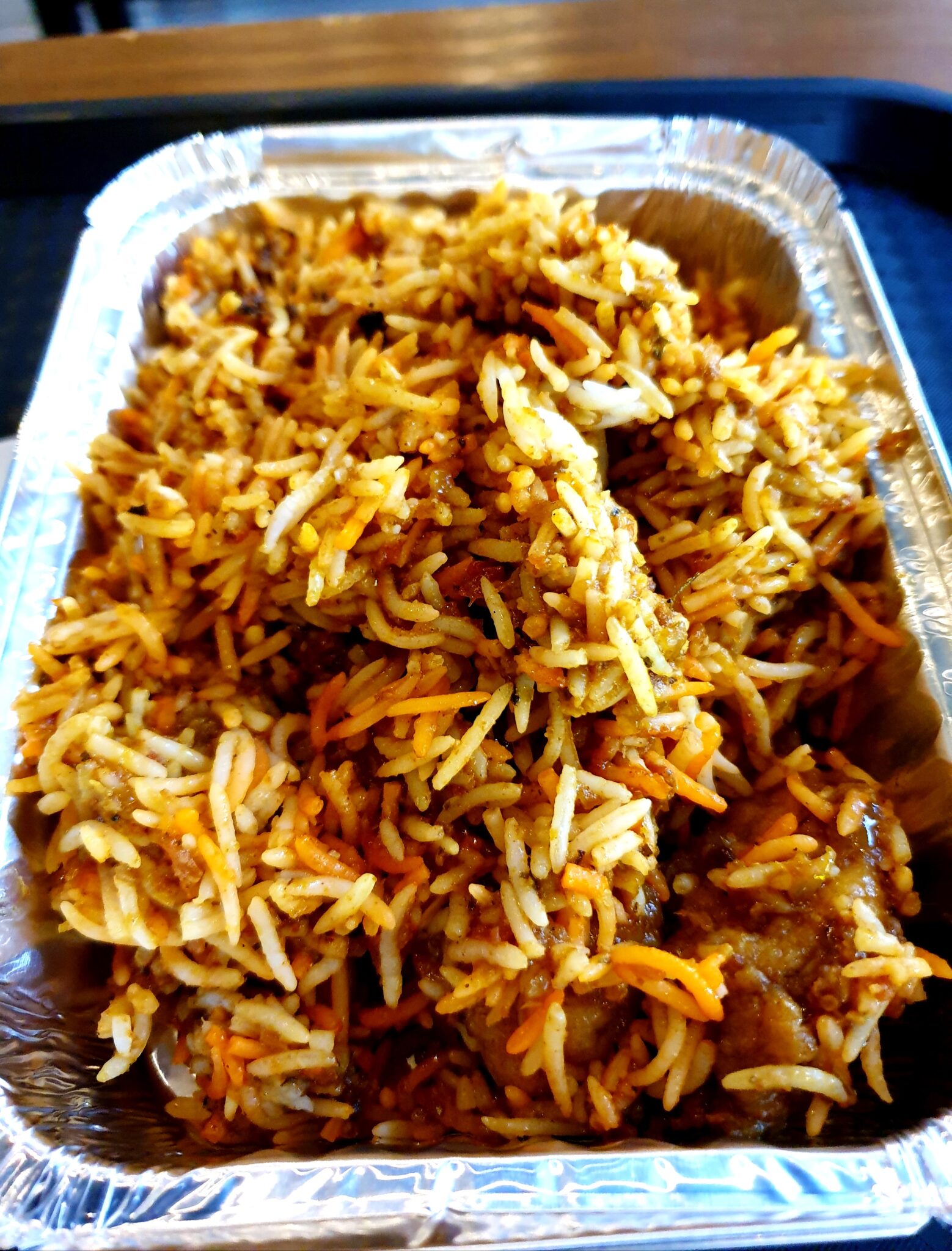 cơm nị（スパイス炊き込みご飯）のアルミ容器