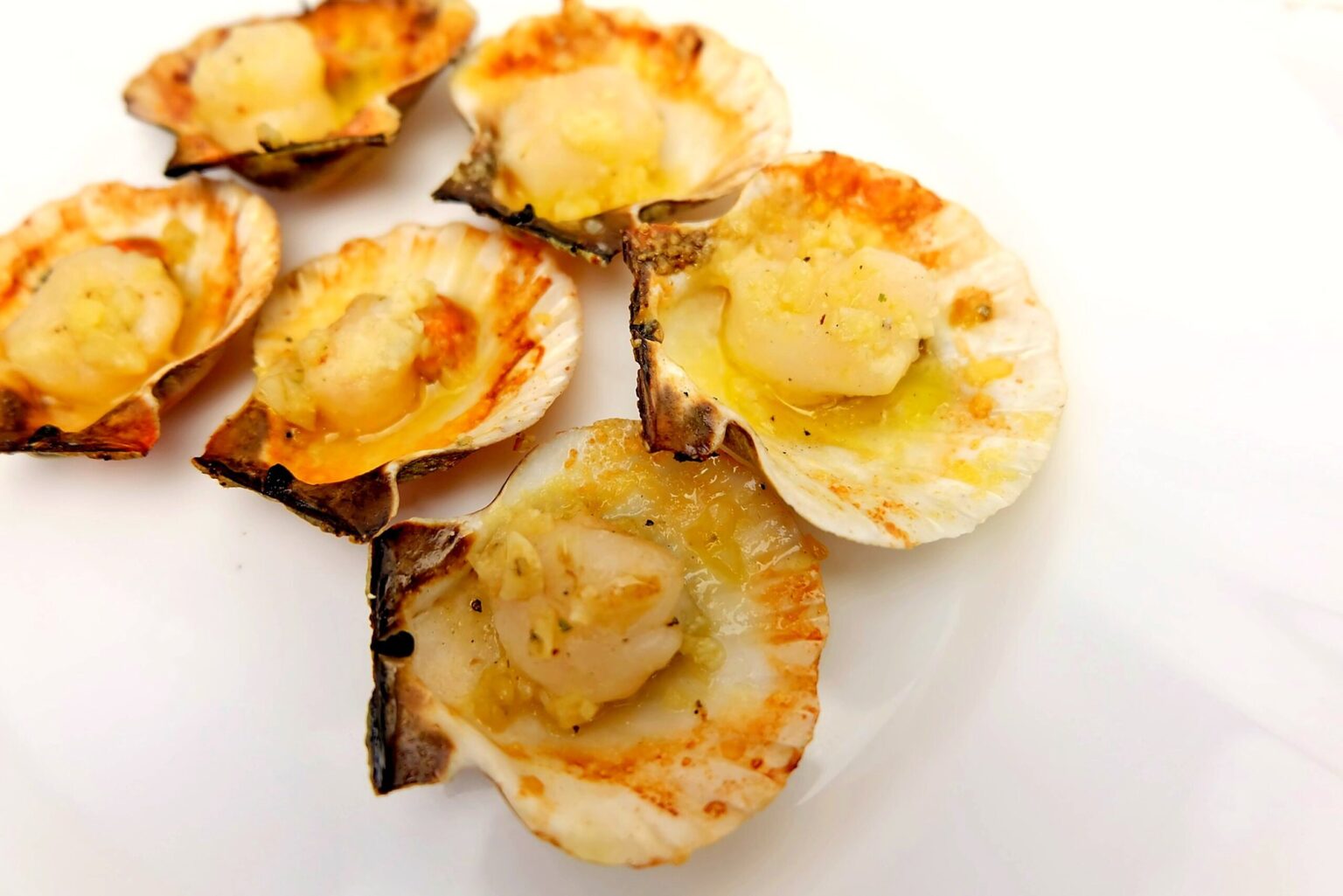 sò điệp nướng mỡ hành（帆立のネギ油焼き）