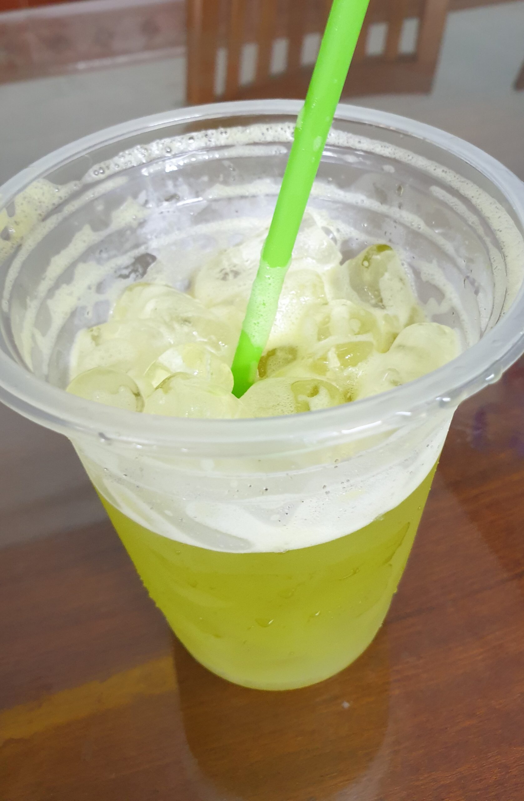 nước mía（サトウキビジュース）のカップ