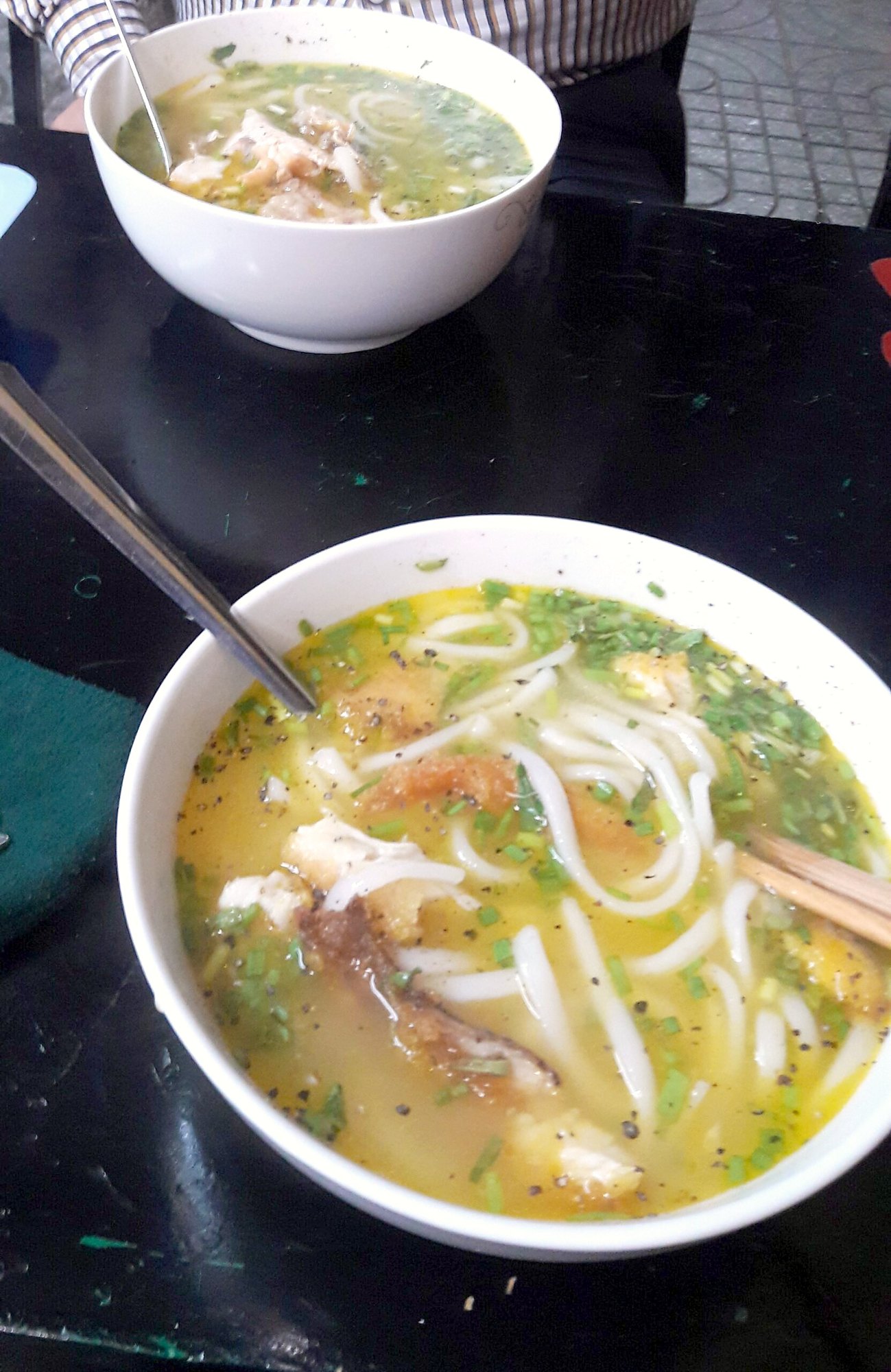 bánh canh cá lóc。雷魚と太い米麺のとろみスープ（Tân Phú区・2016年）