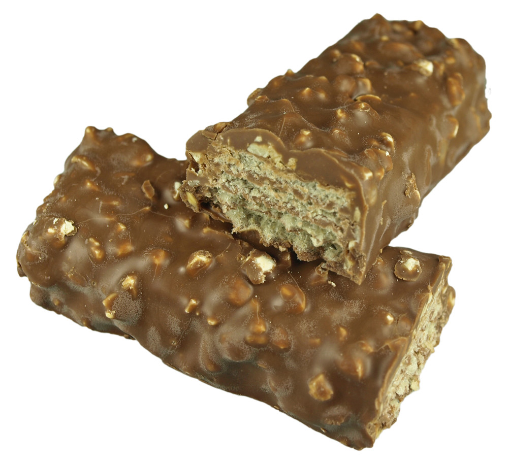 2つに割ったタデッレ（Maxinut）、刻みヘーゼルナッツ入りのチョコでくるんだウエハースの断面