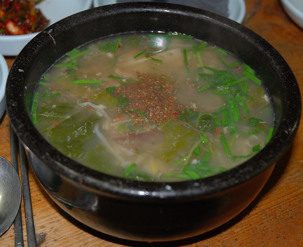 青菜を合わせたチュオタン。