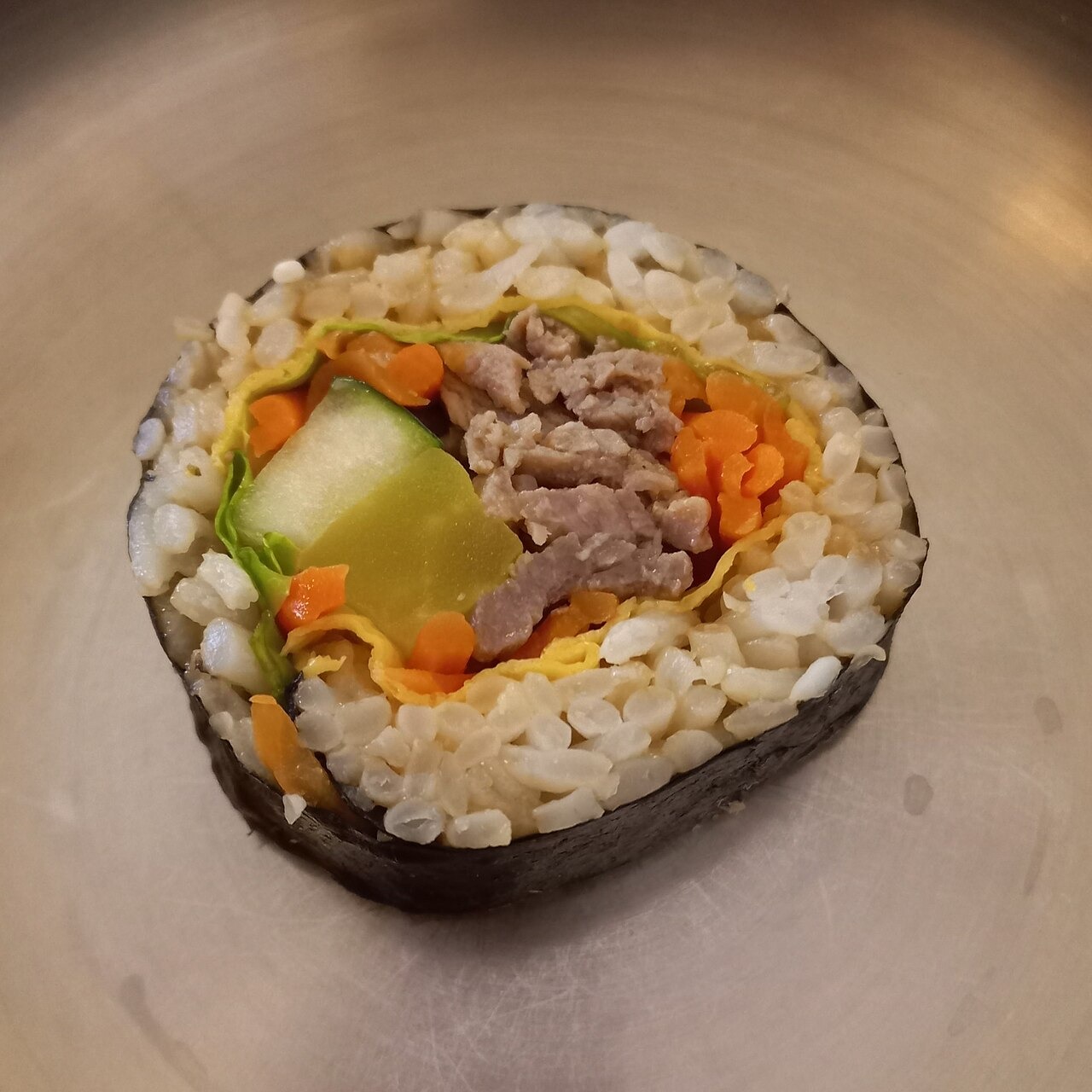 牛肉入りキンパの断面。