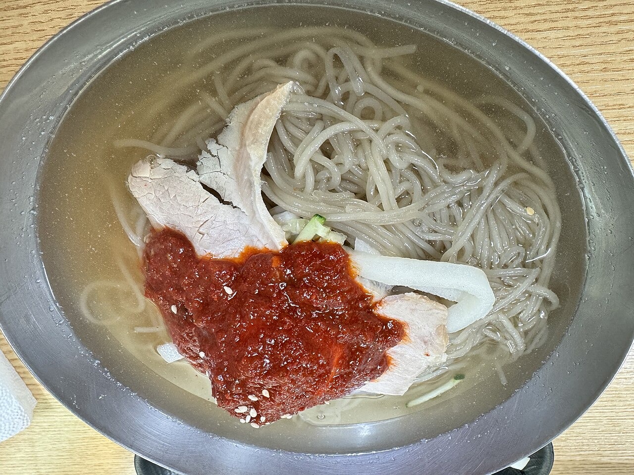 釜山の内湖冷麺で出される小麦麺。