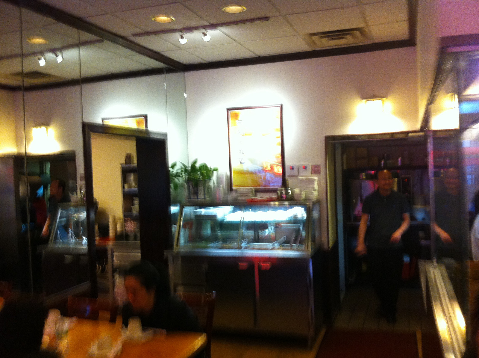 Nan Xiang Xiao Long Bao の店内、客席とショーケース