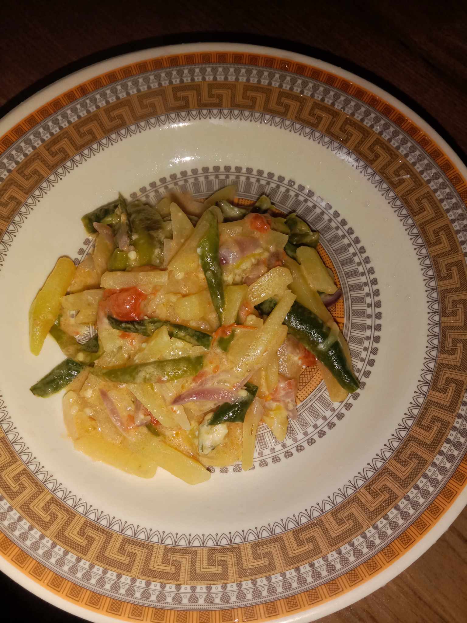 ジャガイモとチーズを煮るケワダツィ
