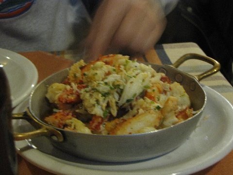 ウシュアイアで撮影されたセントージャ料理。2012年にFlickrへ投稿された写真で、本文で挙げる特定店の現在の料理を示すものではない。