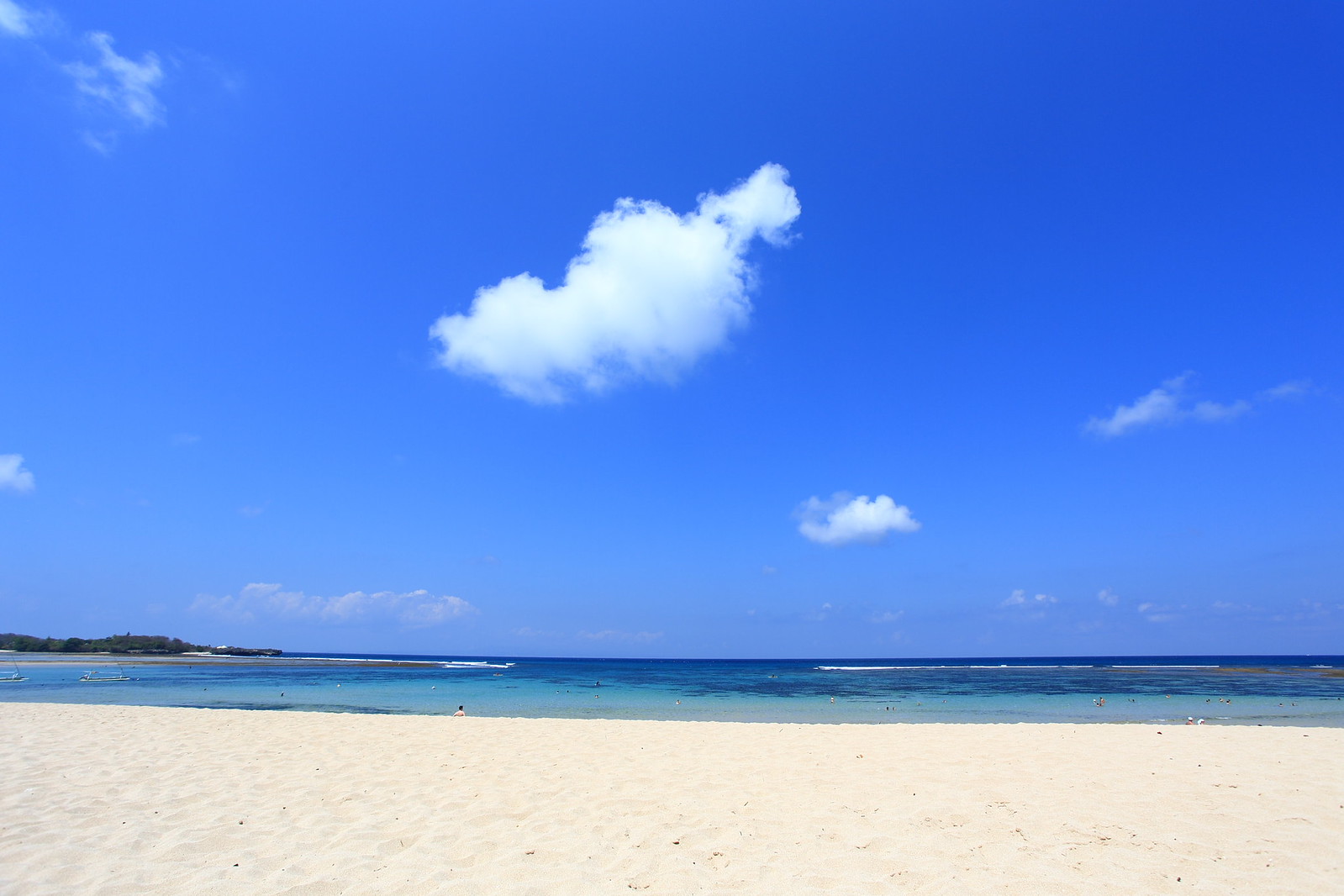 ヌサドゥアの海岸