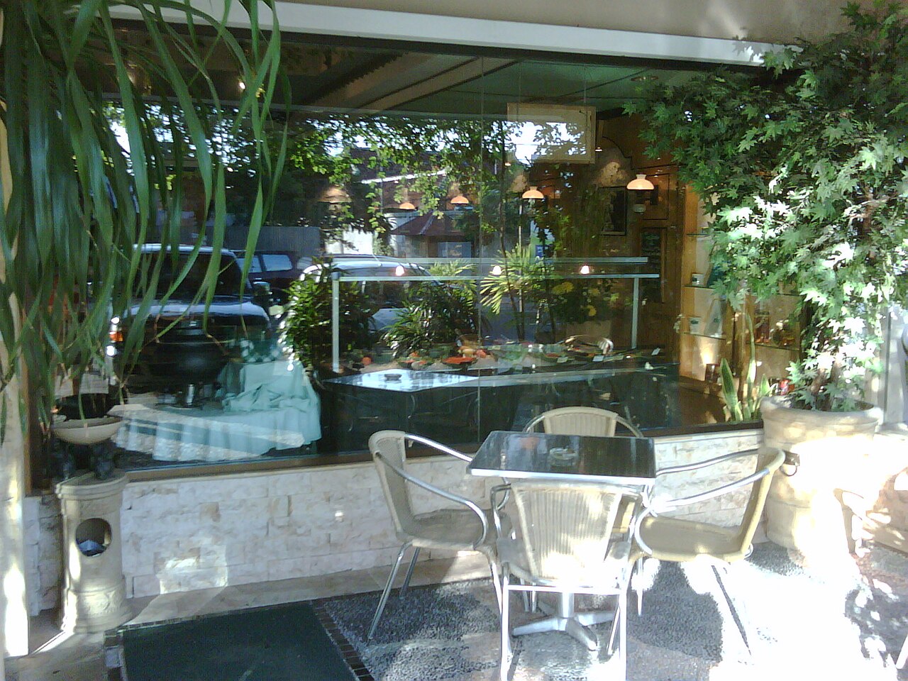 バリ島南部のベーカリーの店内