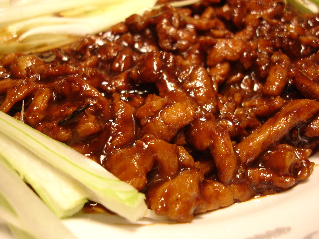 甘い味噌だれで炒めた京醤肉絲。
